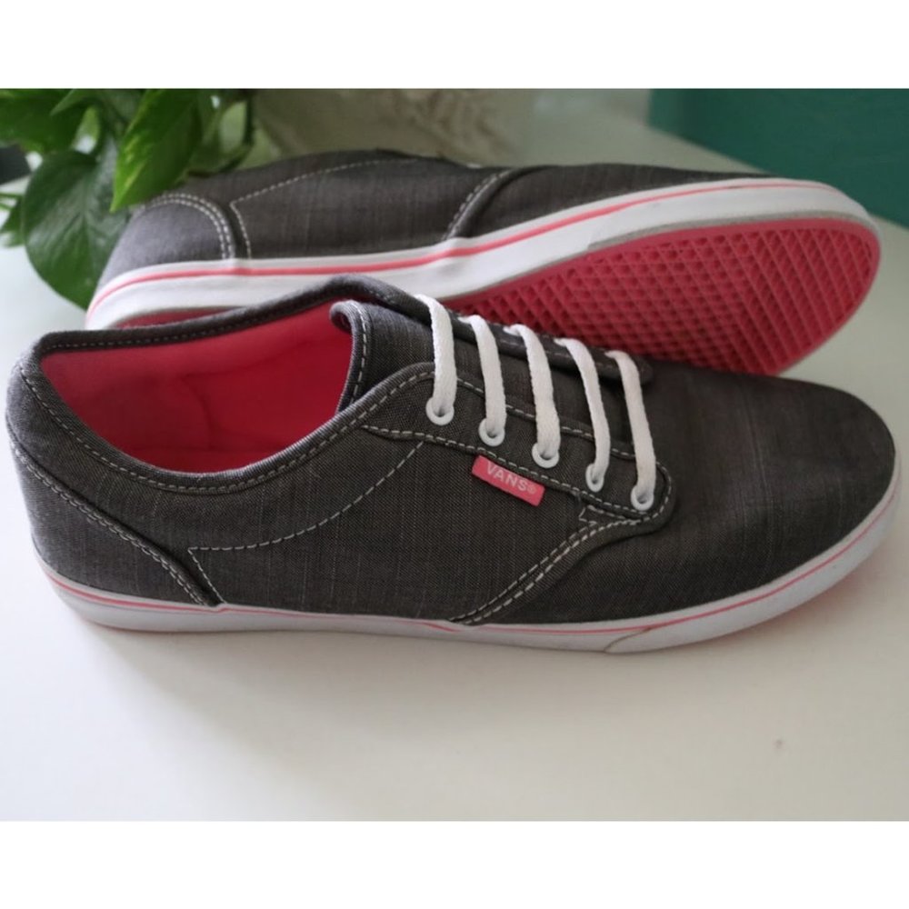 Vans Atwood Women’s Low Lace-up Sneakers - Size 9